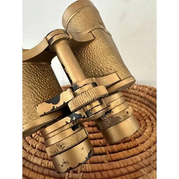 Binoculars - Picture 10 of 11